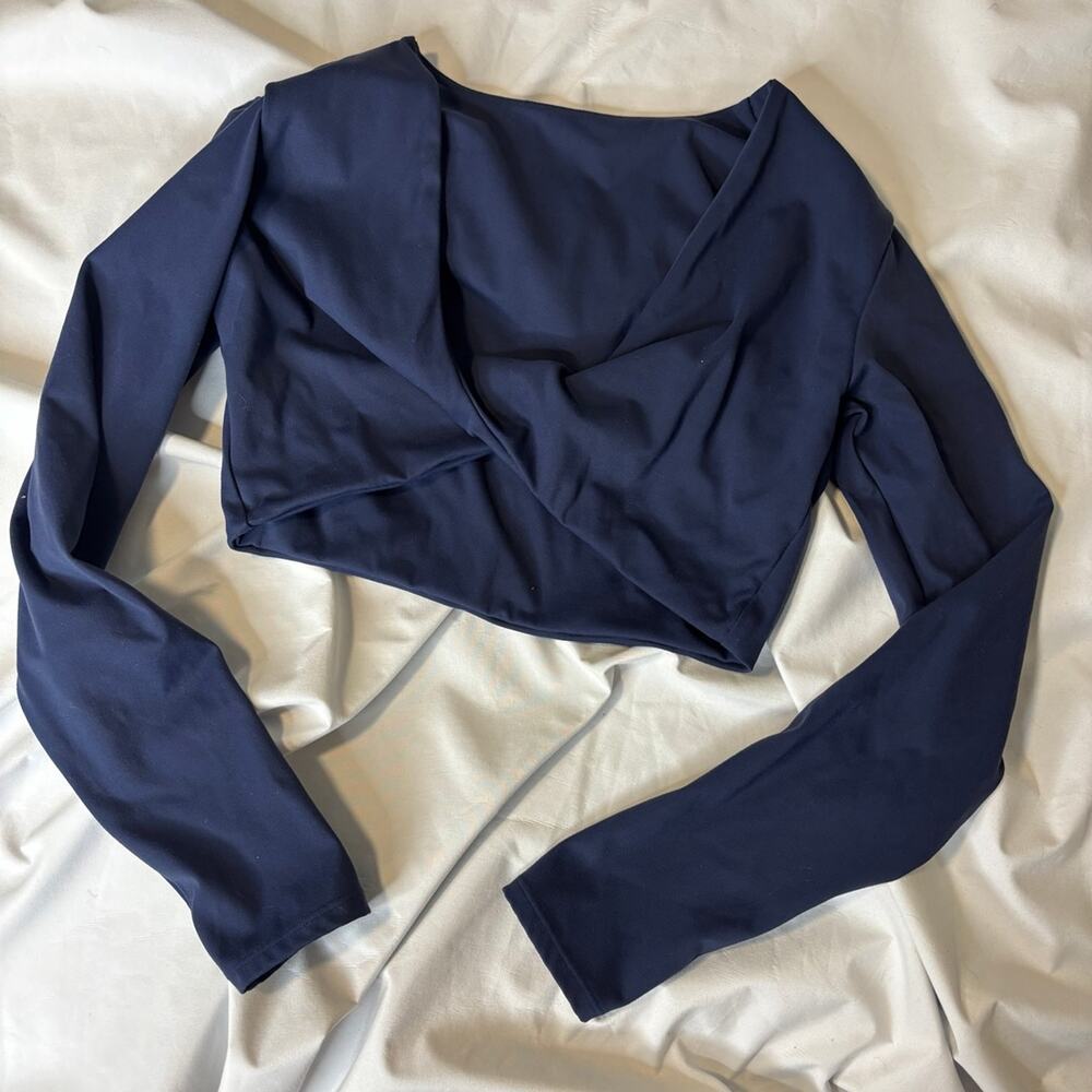 Navy Long Sleeve Twisted Knot Crop Top